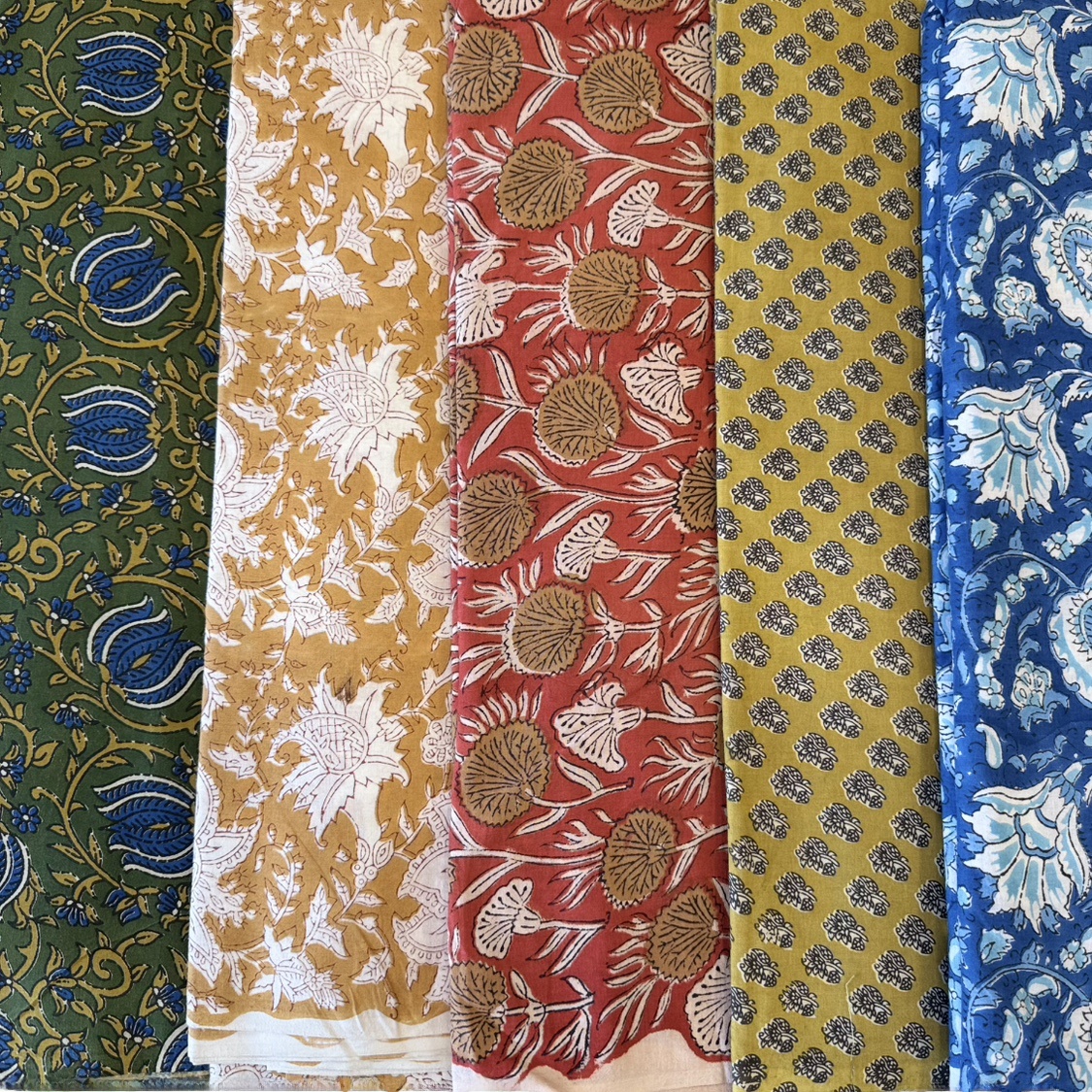 Hand-Embroidered Plant-Dyed Ba - đánh giá và giá Baby Clothing India